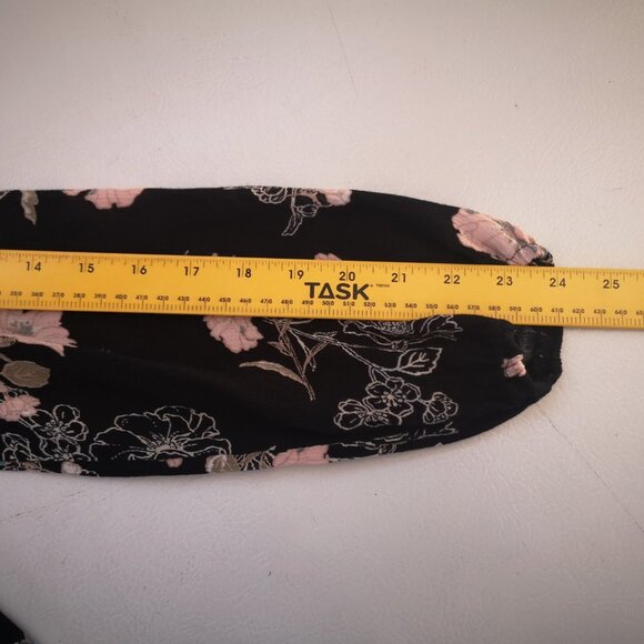 Mossimo Supply Co. Ladies Long Sleeves with Elastic Ends Blouse - Picture 8 of 9